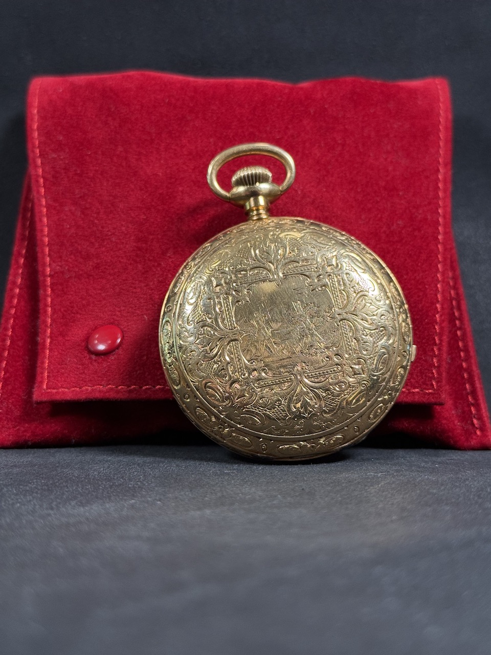 Hampden Watch Co 18s pocket watch engraved case back with chain ring