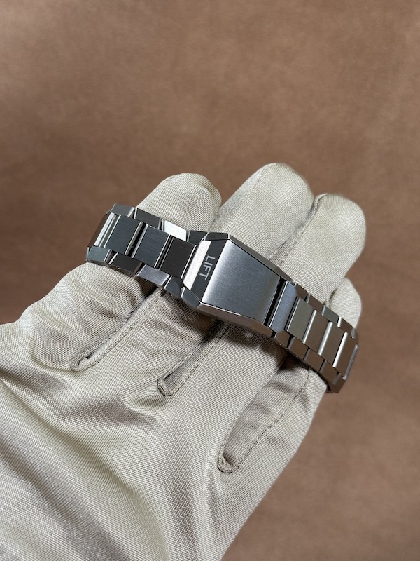 Oris ProPilot X bracelet clasp