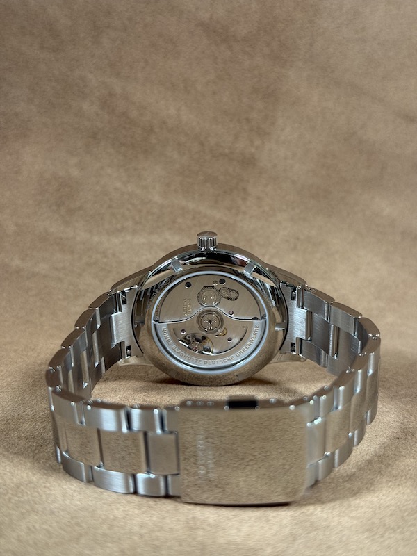 NOMOS Club Sport Neomatik 42 exhibition caseback