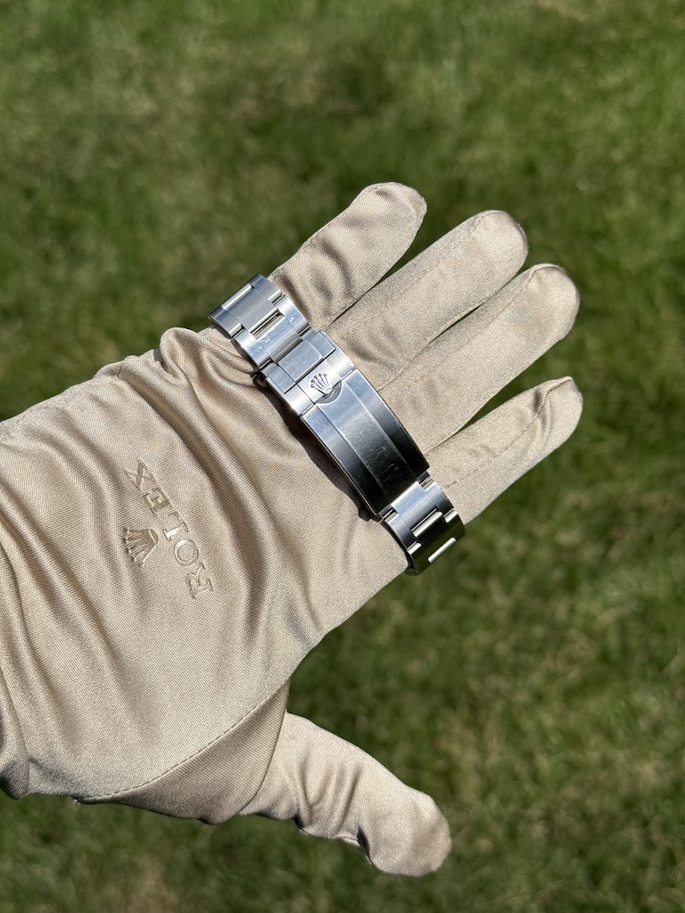 Rolex Submariner No-Date ref 124060 bracelet close up