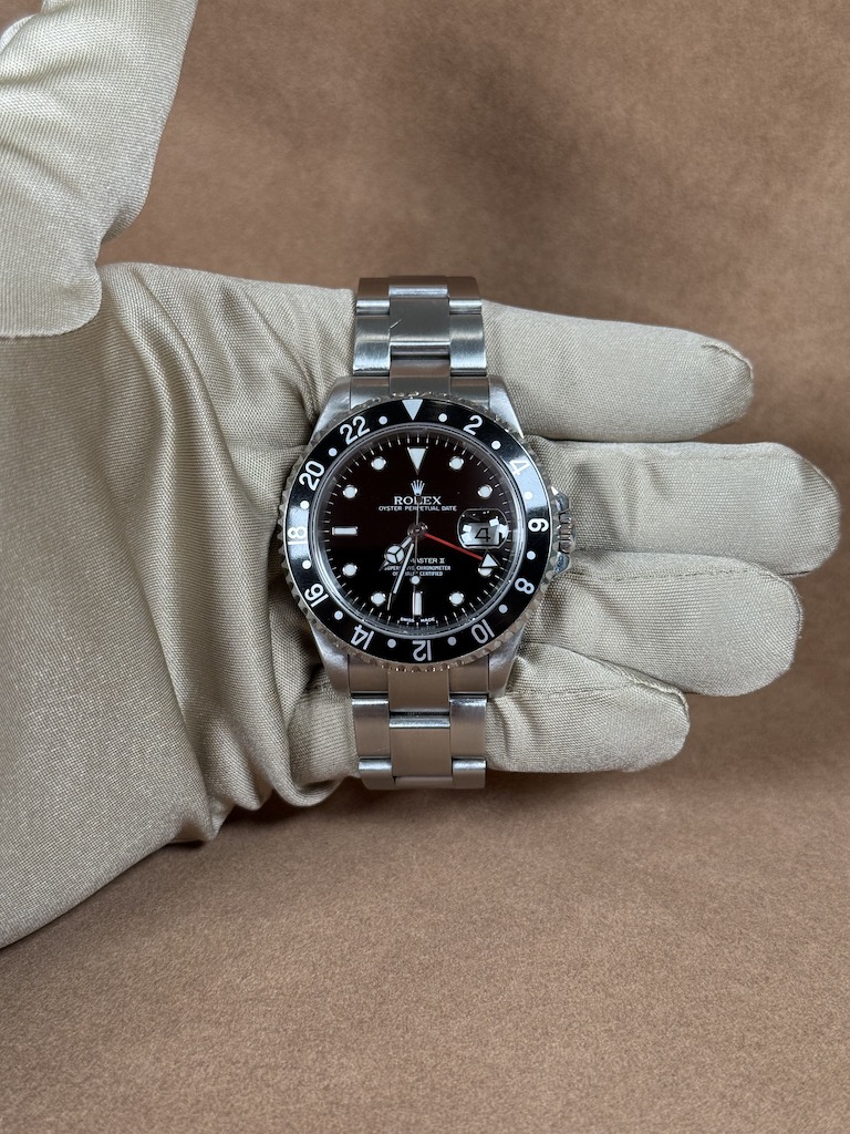 Rolex GMT-Master II 16710T in hand